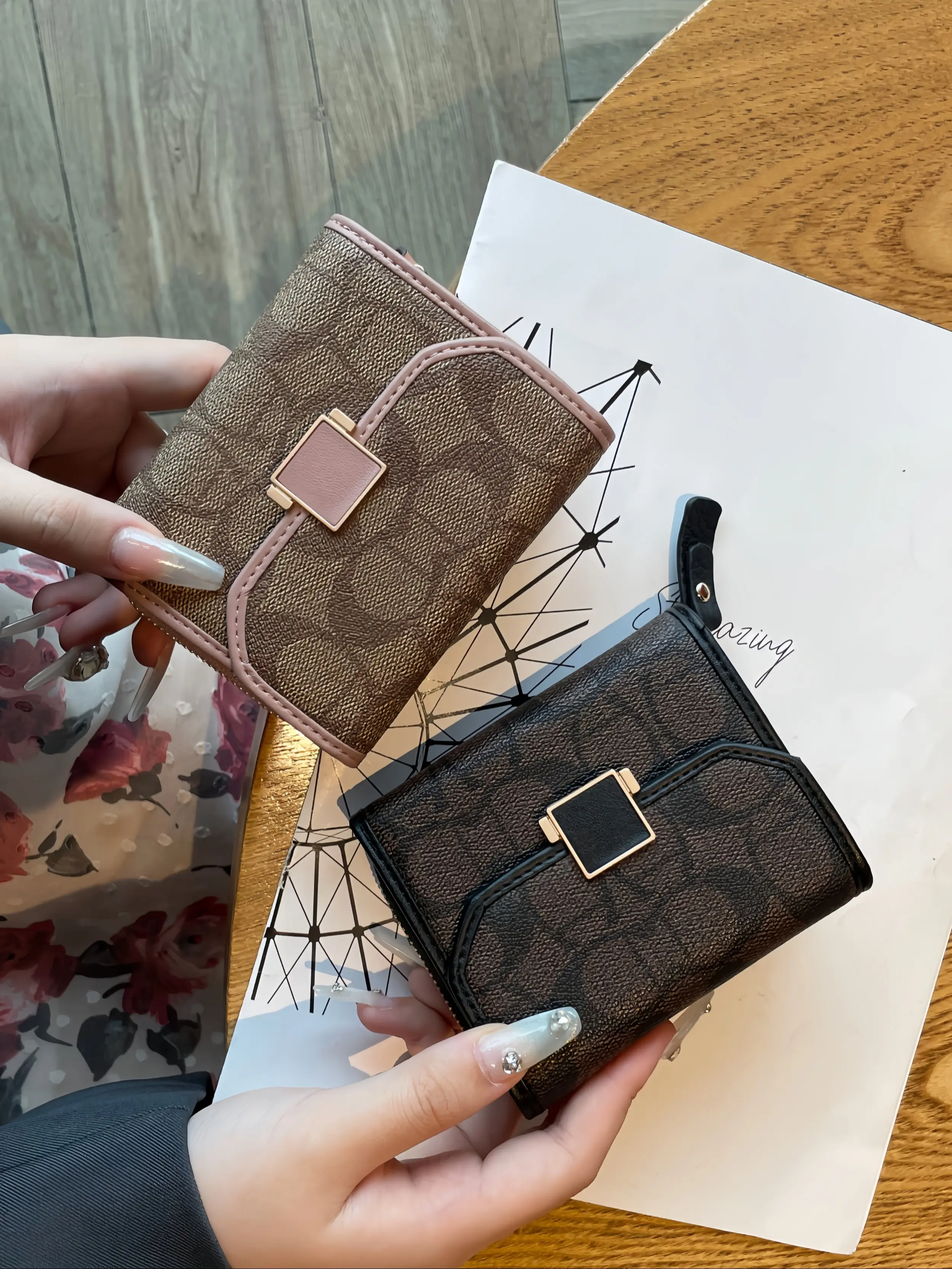 Women's Short Wallet Card Holder, New Foldable Leather Coin Purse, Unique Design High-End Small Wallet, Trendy Fashion Accessory, Elegant Fashion Wallet