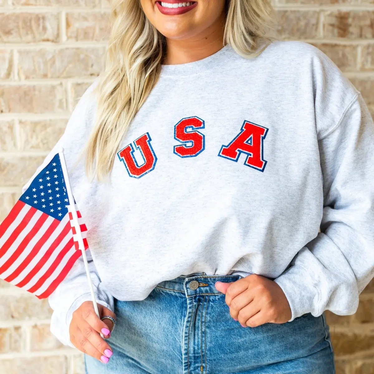 Women's Patriotic Long Sleeve Crew Neck Hoodie - Casual Cute USA Chenille Letter Patch Twist Pullover Sweatshirt, Women's Tops, Patriotic Look