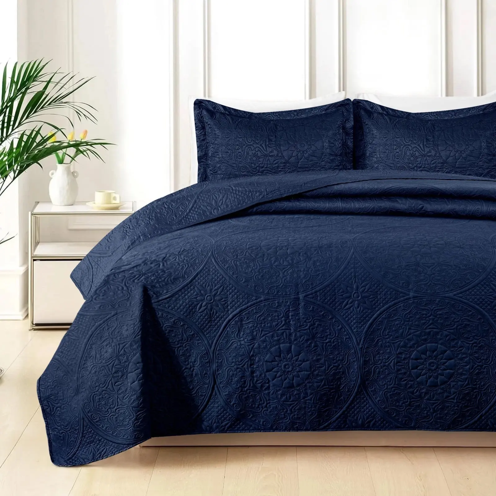 Lightweight Quilted Bedspreads all sizes Bed - 3 Piece Oversized Bedspread  - Soft Bedding Set with 2 Matching Pillow Shams - Best For Gift