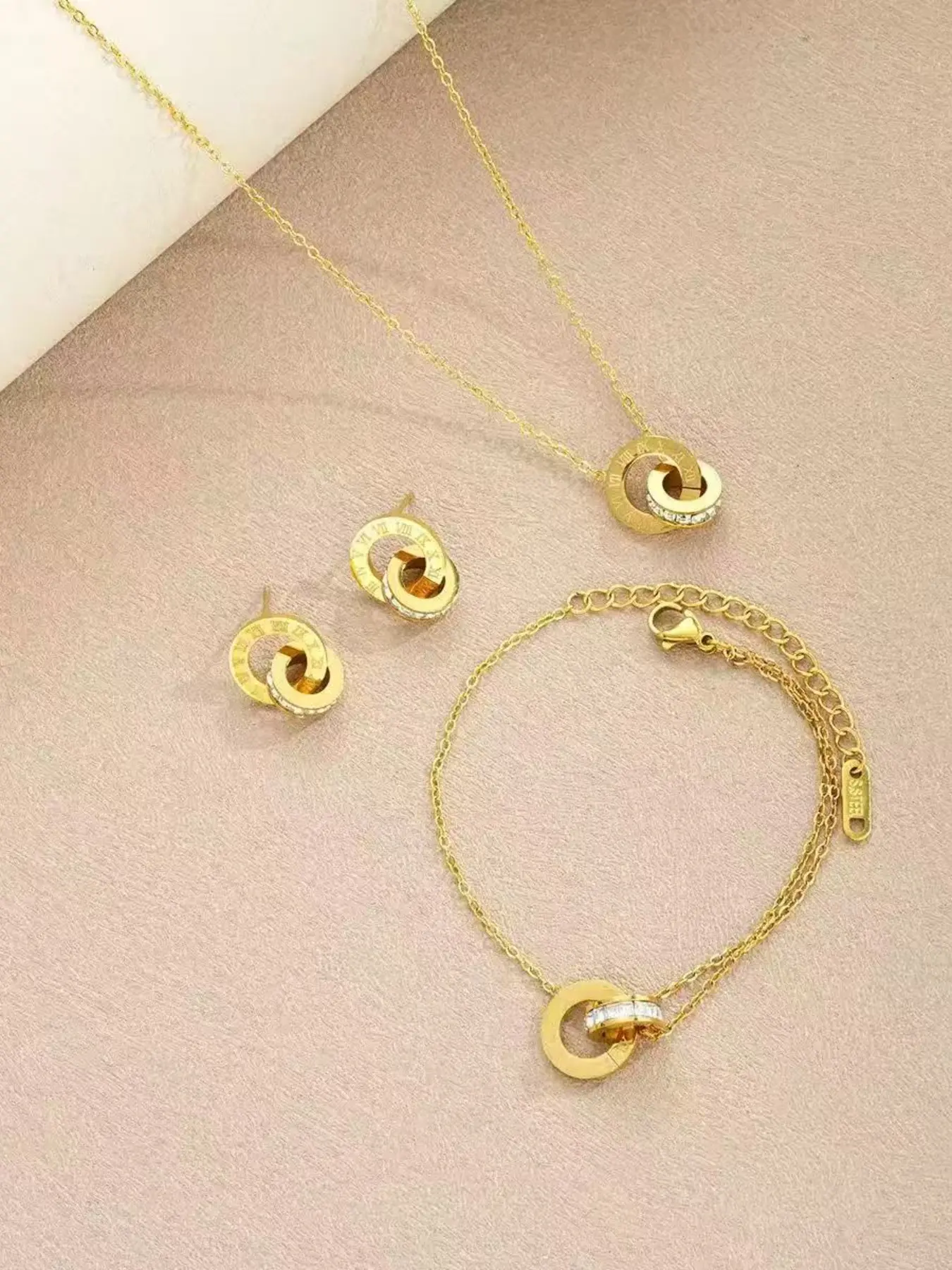 3-piece wedding season Valentine's Day Elegant jewelry set made of 304 stainless steel Roman numerals with interlocking jewelry, Necklaces, Bracelet, perfect for gifting to girlfriends, moms, daily dates, vacations, and parties