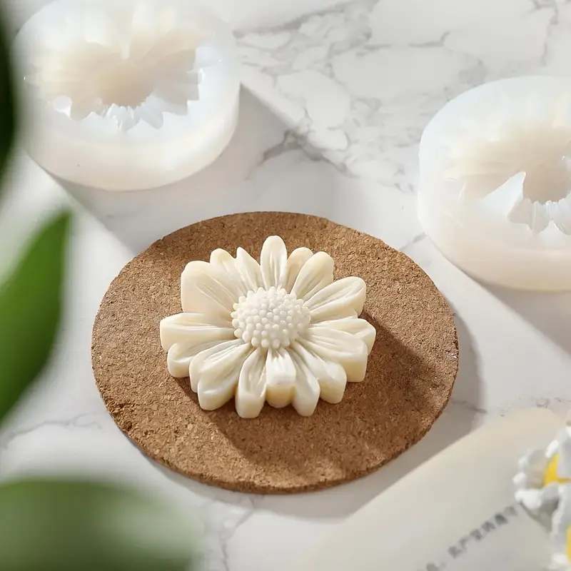 3-piece perforated daisy silicone candle mold set, suitable for 3D resin, soap, candle, plaster, and concrete craft molds, Candle Making, DIY handmade floral fragrances, holiday gifts, decorations, and home decor, Handmade Crafts, DIY Kit, Handcraft