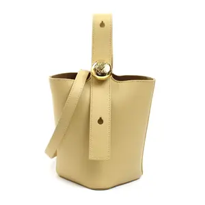 Pre-owned Loewe Calfskin Shoulder Bags Pebble Bucket Mini 2way bag