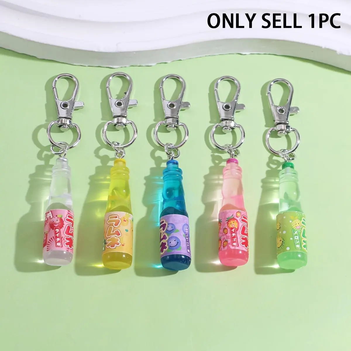1/20pcs Colorful Mini Beverage Bottle Shape Lightweight Trendy Cute Aesthetic Keychain Kawaii |Resin Material | Can Be Used As A Holiday or Party Gift,Halloween,Christmas, Decorative Accessories, Festive Decorations, Playful Keychain, Novelty Keyring