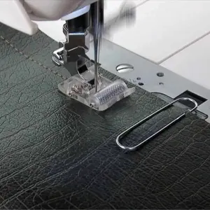 SINGER® Roller Presser Foot