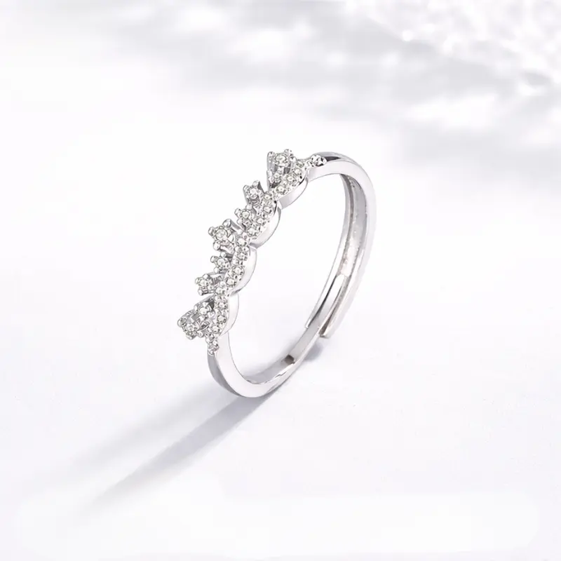 Elegant Crown Moissanite Ring S925 0.3 CT - Round Cut - Lore Jewelry
