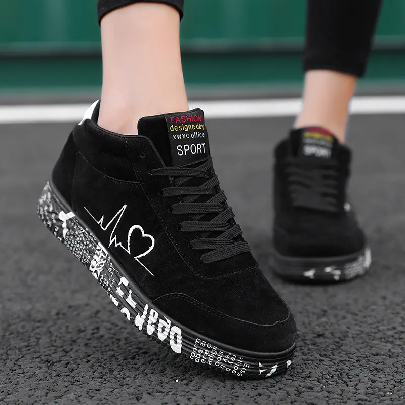 Valentine's Day Men's Women's Shoes Couple Shoes Teen Sports Board Shoes Heart-shaped Design Casual Shoes Lace-up Soft Sole Flat Sole Comfortable Skateboard Shoes Sports Men's Shoes Low Top Medium Top Walking Shoes Tennis Shoes Youth Sports Running Shoes