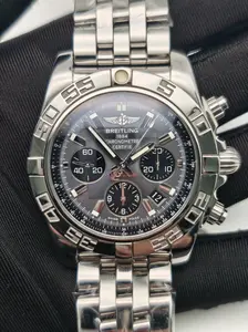 Breitling Chronomat 44 Chronograph Automatic (Caliber B01)AB011012/B967/5527