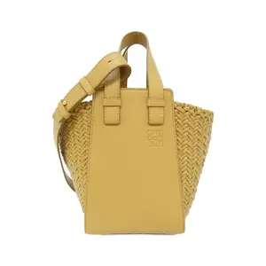Pre-owned Loewe Calfskin Shoulder Bags Hammock Compact Calf Shoulder Bag