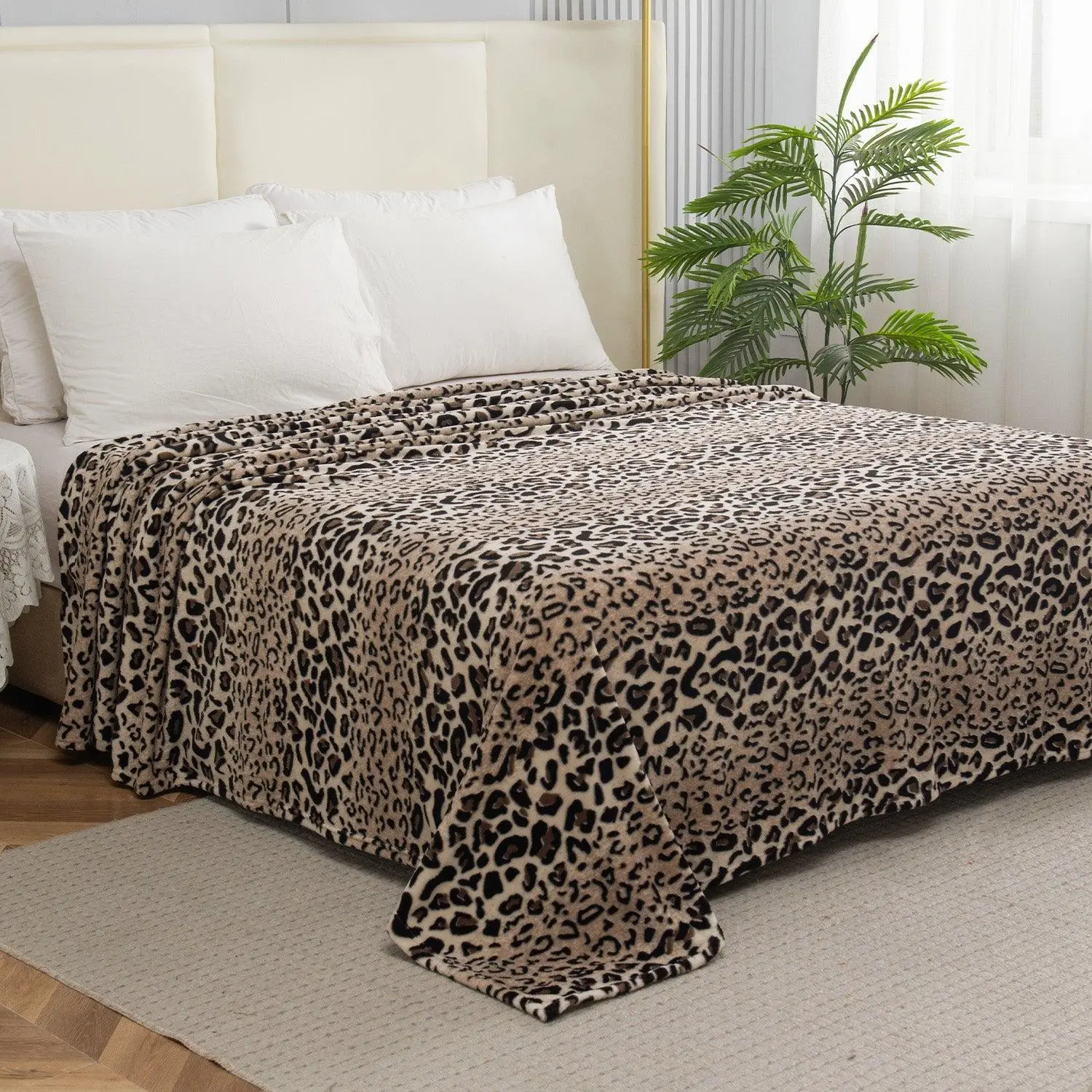 Mocassi Leopard Print Velour Fleece Throw Blanket - Silky-Soft Velvety Touch, Soft Cozy Blanket for Room Decor, Household Items, Apartment Stuff