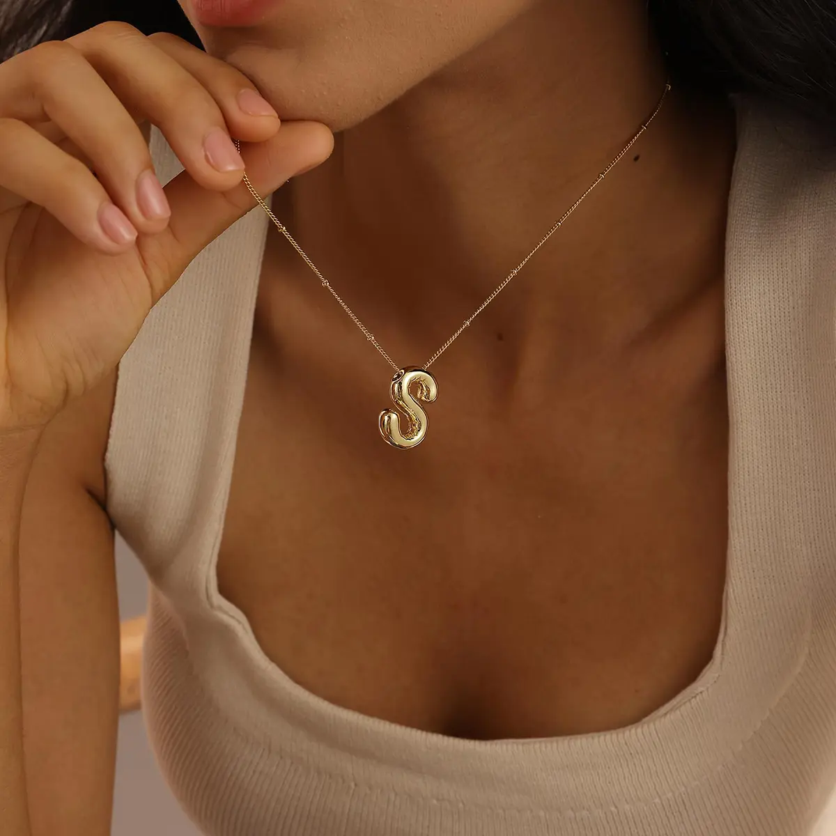 Women's Gold-Plated Chunky 3D Bubble Letter Necklace - Bold Design Alphabet Detail Pendant, Adjustable Gold Chain, Personalized Costume Jewelry Gift, Chunky Letter Necklaces, Letters Necklace