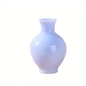 1pc mini creative simulation mini vase, micro-landscape porcelain vase resin, small decorative items, scene decoration props, home decoration. Ideal holiday gifts, home decoration accessories, and mini desktop ornaments