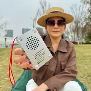 High-power 1000mAh hand-cranked generator, mini portable emergency power supply, safe and practical, suitable for leisure stress relief, outdoor adventure, camping, sudden power outages and other situations.