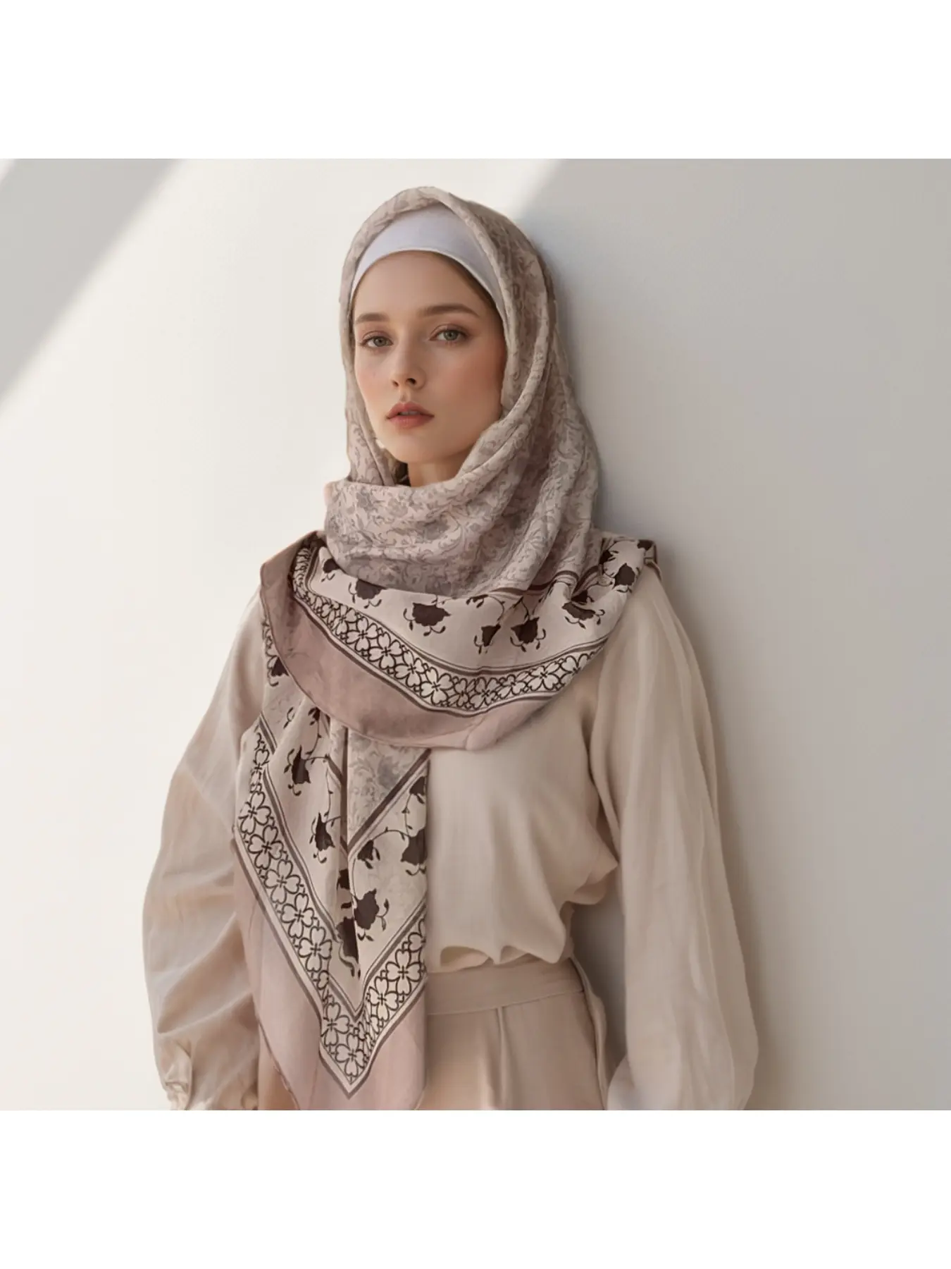 New Malay-Indonesian best-selling square scarf with light floral print, versatile right-angled rolled hem, and voile fabric.