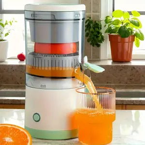 Portable USB Charging Juicer, Multi-Functional Rechargeable Lithium-Battery-Powered Juicer that Efficiently Separates Pulp and Delivers High Juice Yield, Ideal for Home Use