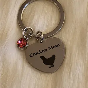 'Chicken Mom' Keychain - Durable Metal, Unique Design, Perfect Gift for Chicken Lovers, Cute Keychain for Everyday Carry, Ideal for Bestie and Holiday Gifts