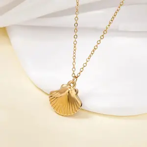 Fashion Pearl Gold Conch Shell Pendant Necklace