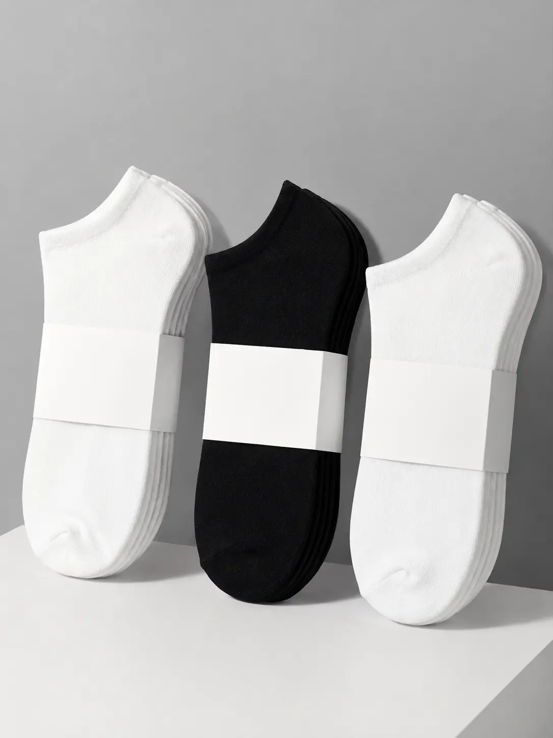 5 Pairs Womens No Show Socks Low Cut Socks Soft Breathable Stretchy Polyester Socks Arch Support Casual Everyday Invisible Socks for Sneakers Walking Travel White Black