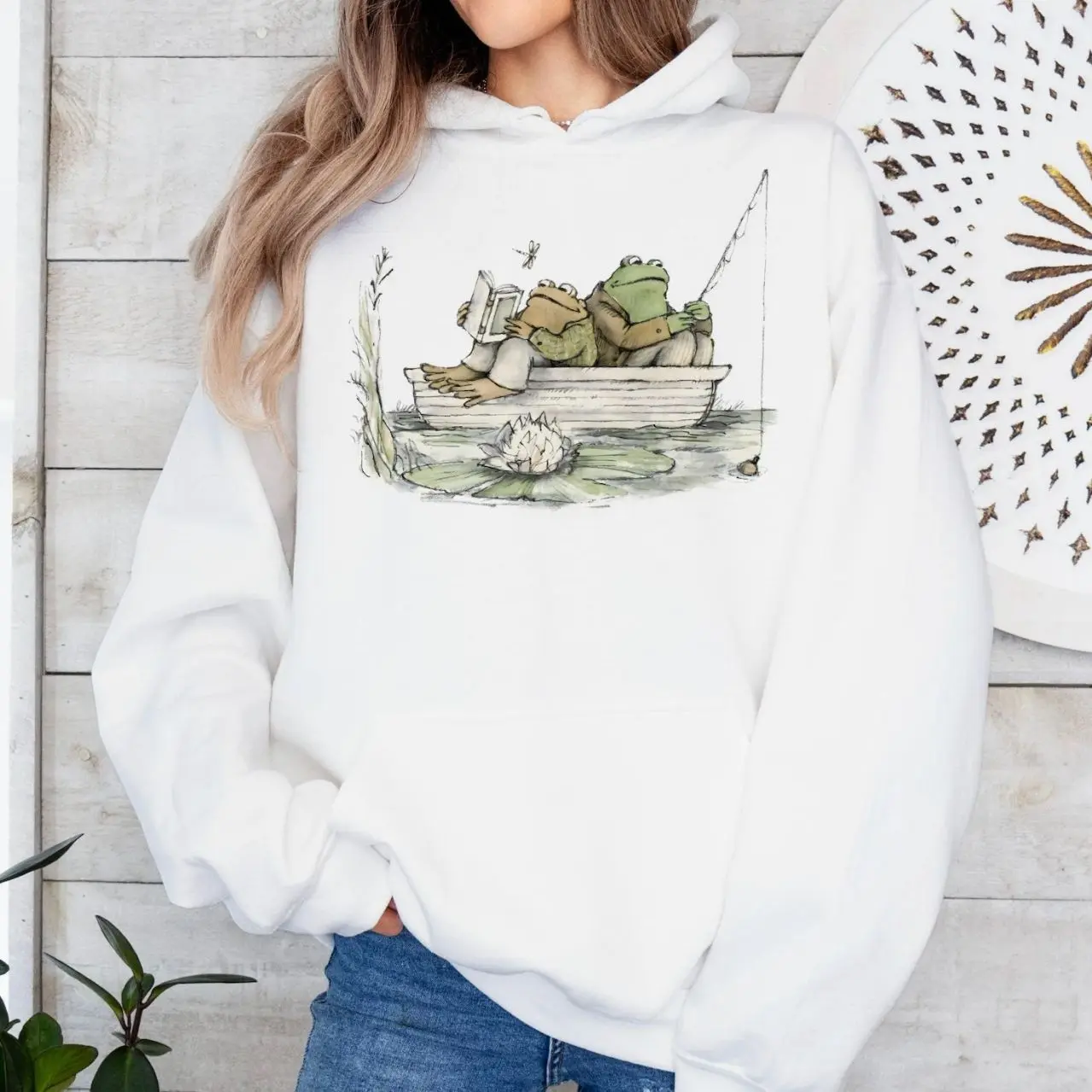 Frog 90s Graphic Hoodie, Nature Hoodie, Frog, Book Lovers Hoodie, Trending Graphic Hoodie, Comfortable Menswear & Womenswear Top, Perfect Gift For Men And Women, Aug1