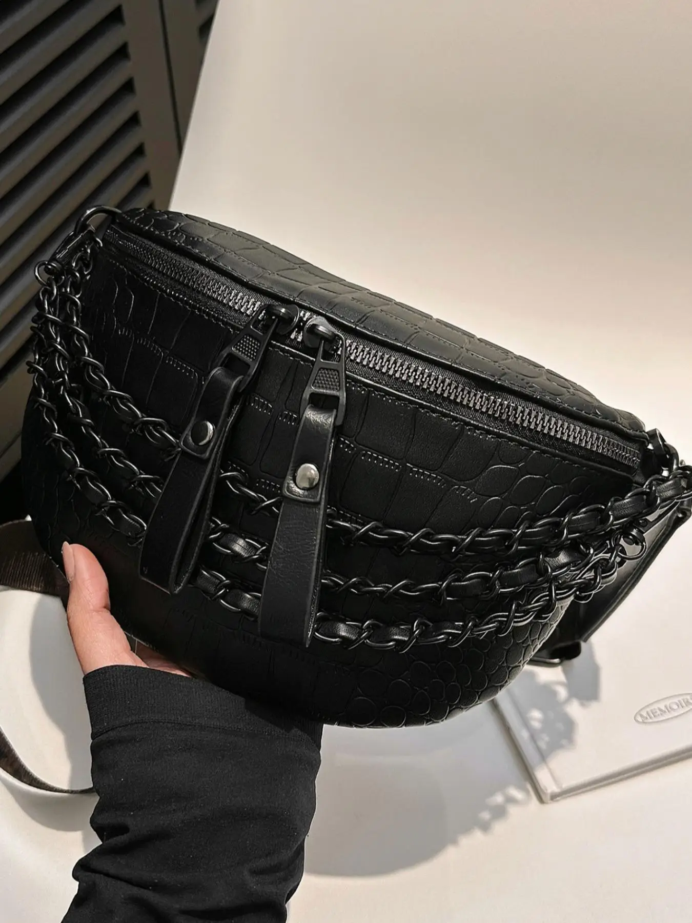 Women's Fashion Chain Decorated Crocodile Pattern Fanny Pack, Solid Color Chest Bag for Daily Used, New Trendy Matching Bum Bag for Party, Club