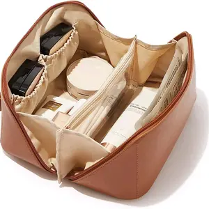 Travel Makeup Bag, Large Capacity Cosmetic Bags fir Women, Waterproof Portable Pouch Open Flat Toiletry Bag Make up Organizer with Divider and Handle