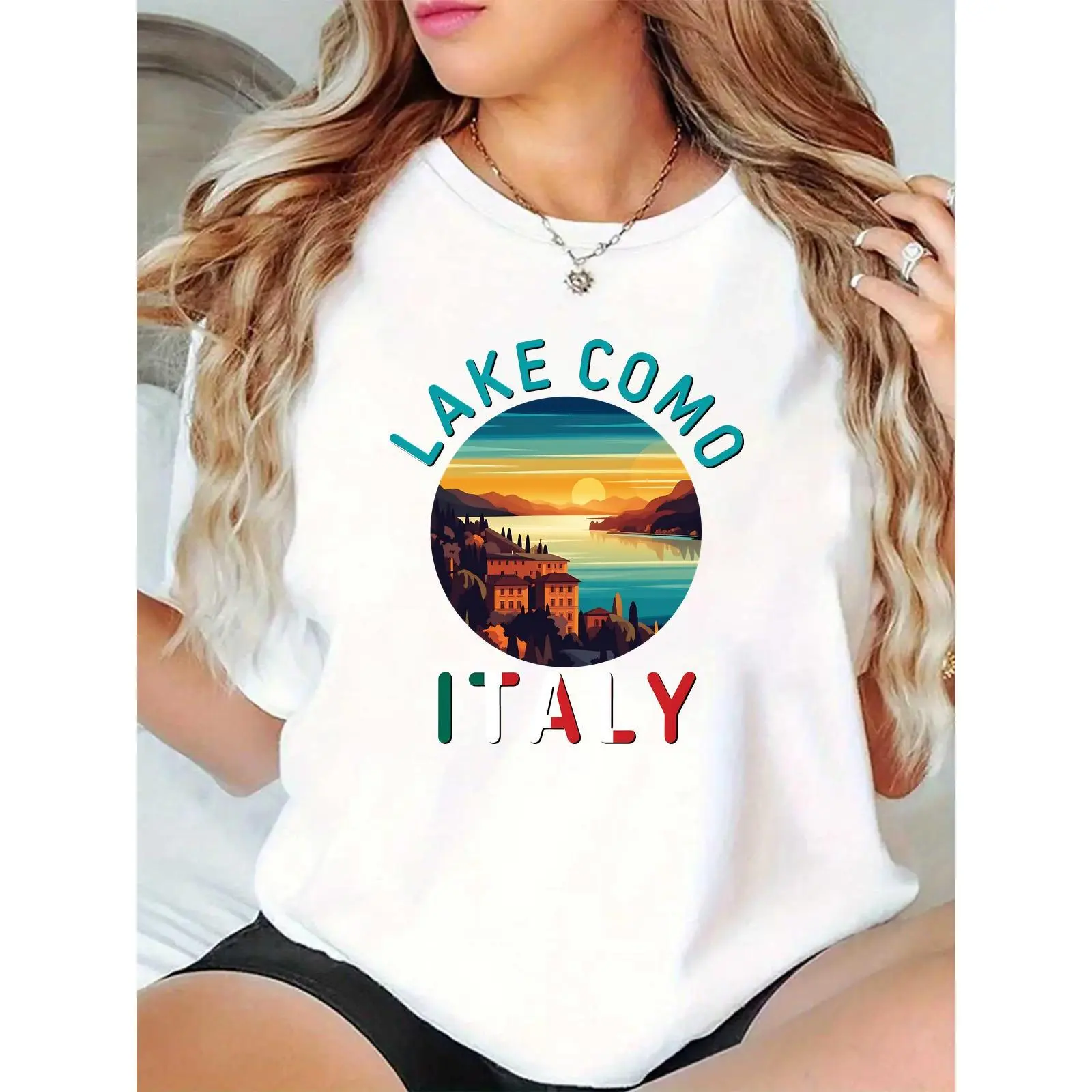 Women's 100% Cotton Crew Neck Short-Sleeve Comfortable Relaxed Fit Graphic T-Shirt - Retro Lake Como Italy Sunset Lakeside Villas Print, Casual Travel Vacation Souvenir Top for Ladies, Tshirt, Digital Print, Pure Cotton, Breathable, Lightweight, Round Nec