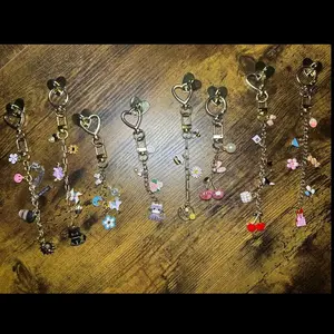 Dainty charm chain, perfect for kindle, phone, tablets, bags, keychain or any e-reader.