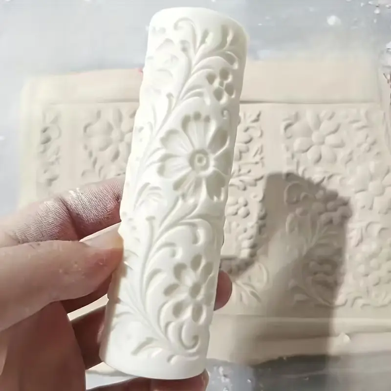 Victoria Garden Rolling Pin with Daisy and Vine Pattern, Textured Handheld Clay Roller for Pottery, Ceramic and Polymer Clay, Decorative Crafting Tool, Floral Pattern