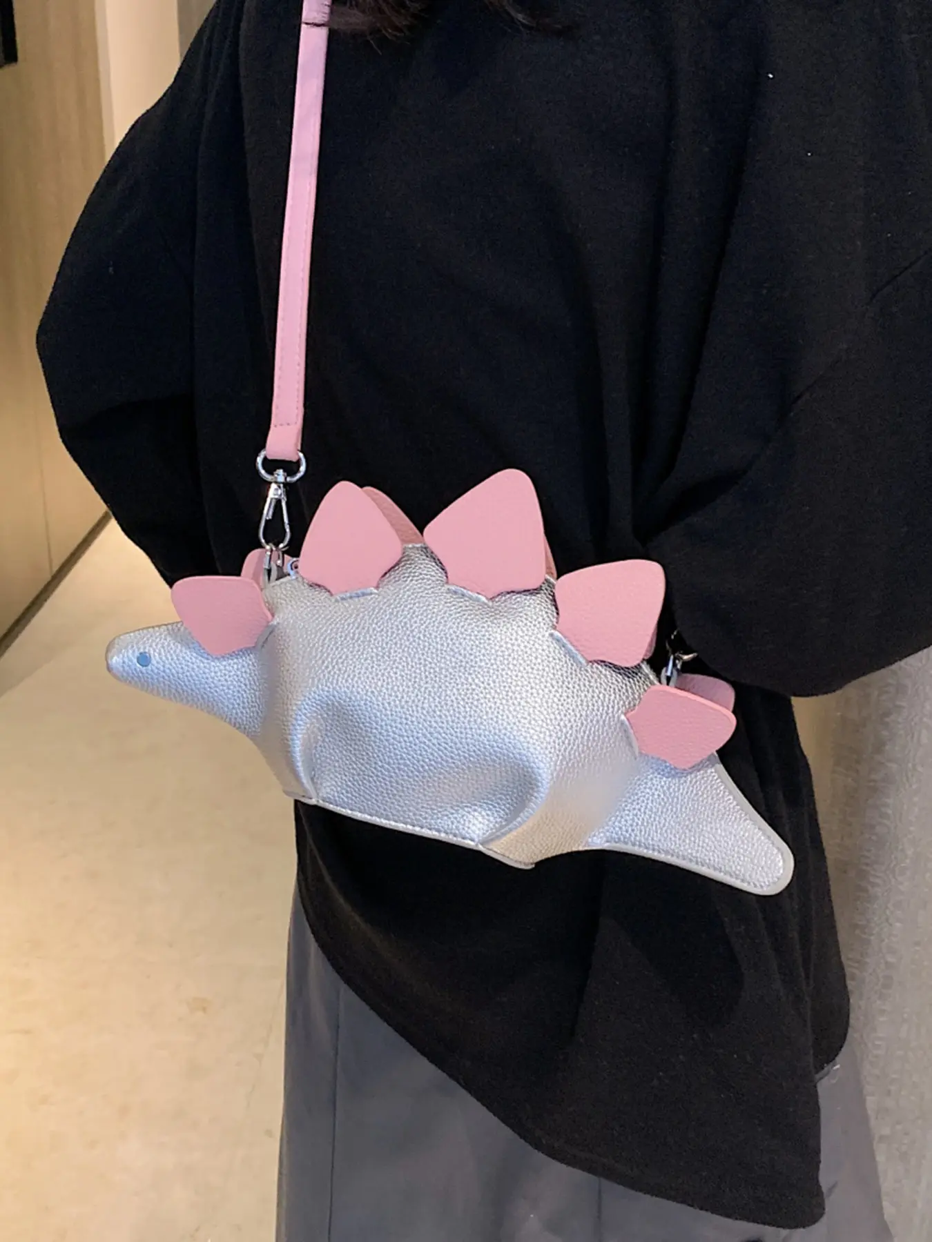 Dinosaur shaped crossbody bag, Adjustable shoulder bag with niche design, holds lipstick and keys, suitable for themed events, parties, Fashion crossbody bags