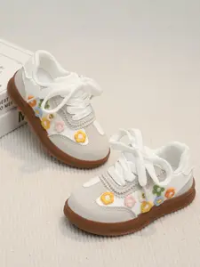 New Girls Casual Comfortable Sports Shoes, Stylish Embroidered Sneakers for Outings and School, Trendy Footwear for Kids, Casual Trainer Shoes