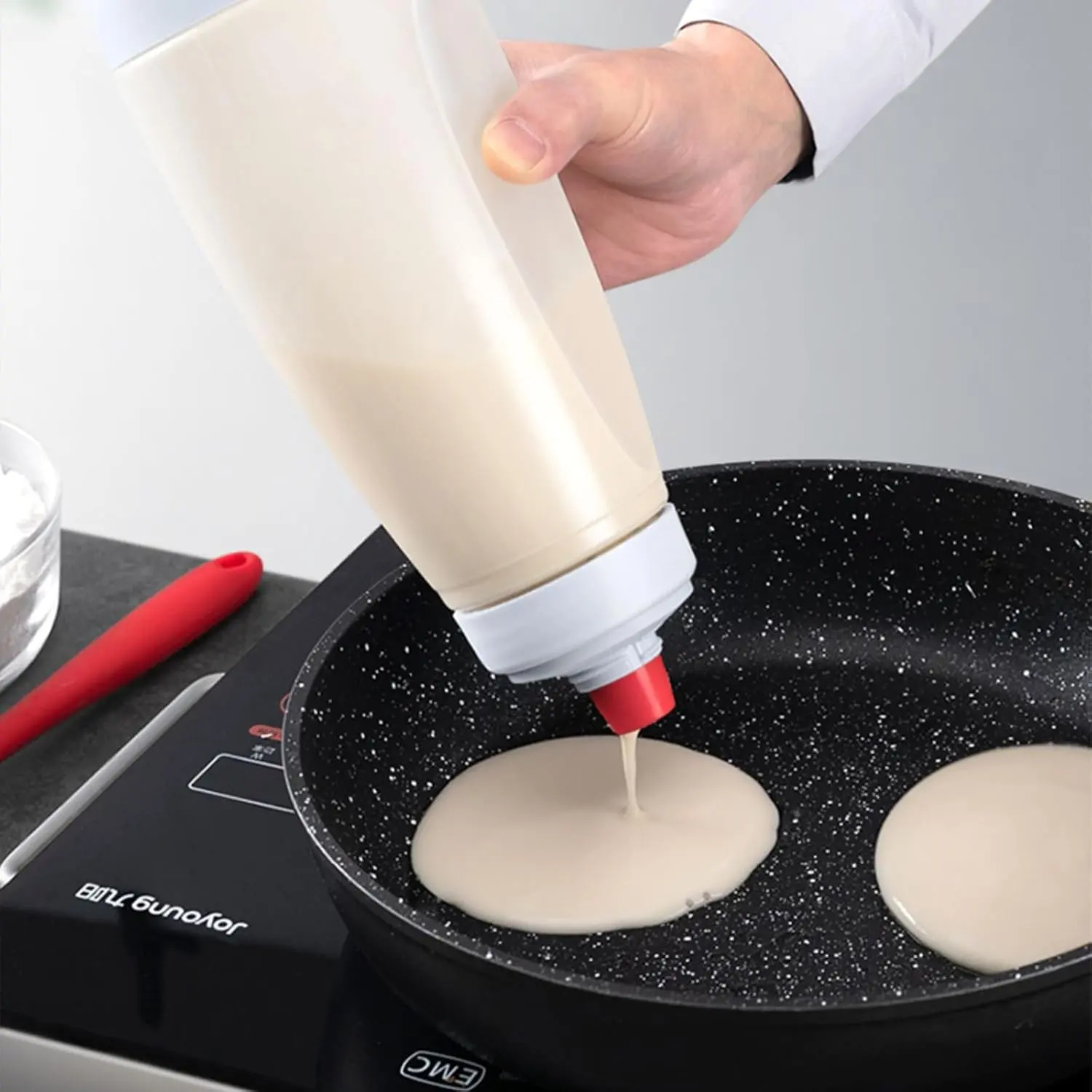 Pancake Batter Dispenser with Blender Balls, Pancake Shaker Batter Dispenser Bottle Baking Tool, Kitchen Batter Squeezer Bottle Suitable for Cupcakes, Pancakes, and Muffins