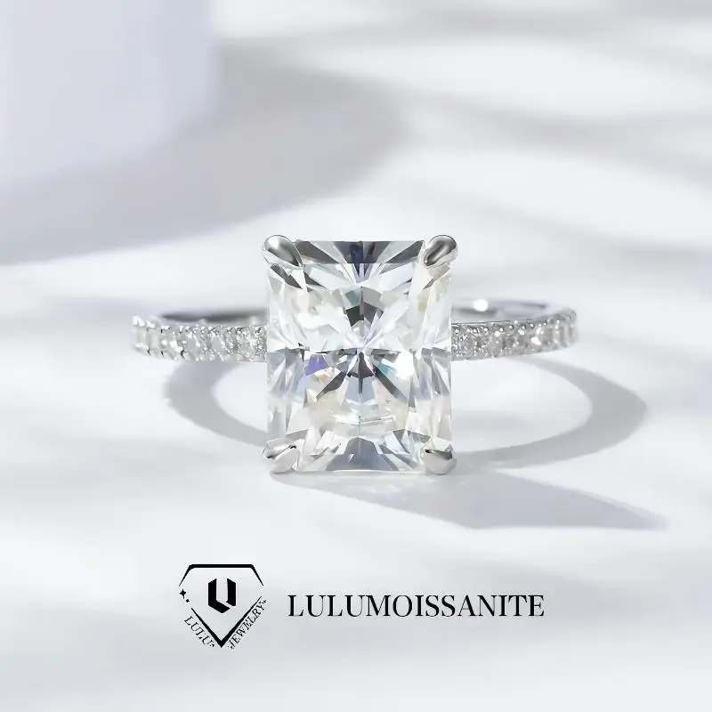 【#M202】 (Juliet) Exquisite Craftsmanship Radiant Cut Stacking Ring: Features an Ice-Crackle Design Crafted in 925 Sterling Silver and Set with Brilliant Moissanite. Perfect for Daily Wear, Offering a Stunningly Versatile Look