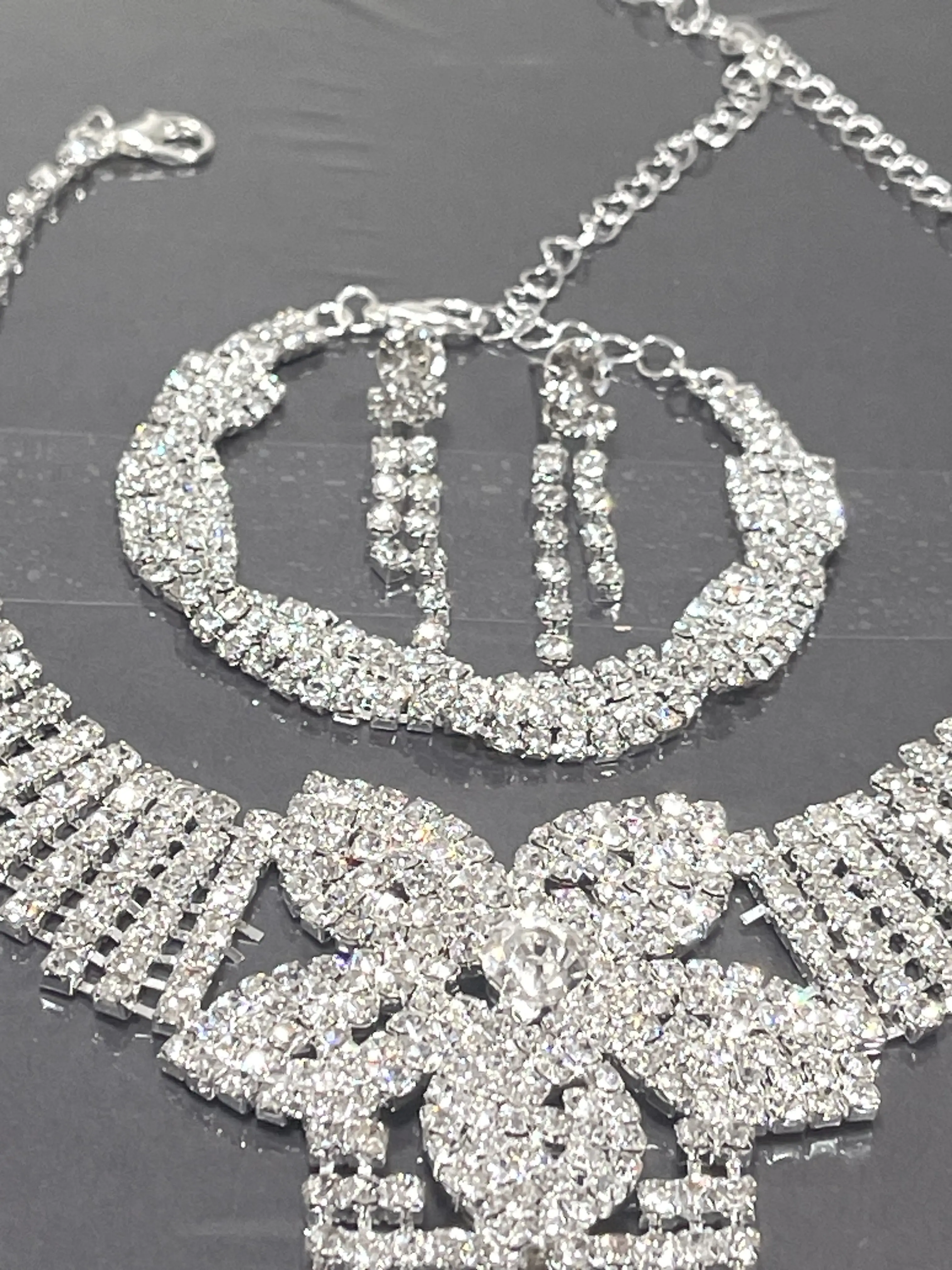 Dazzling 5-piece floral Rhinestone Jewelry set, Luxurious necklace, earrings kay  jewelers