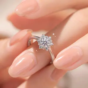 S925 Sterling Silver Snowflake Zircon-Inlaid Ring | Winter Romance | Light Luxury Niche Designer Ring | Suitable for Anniversary