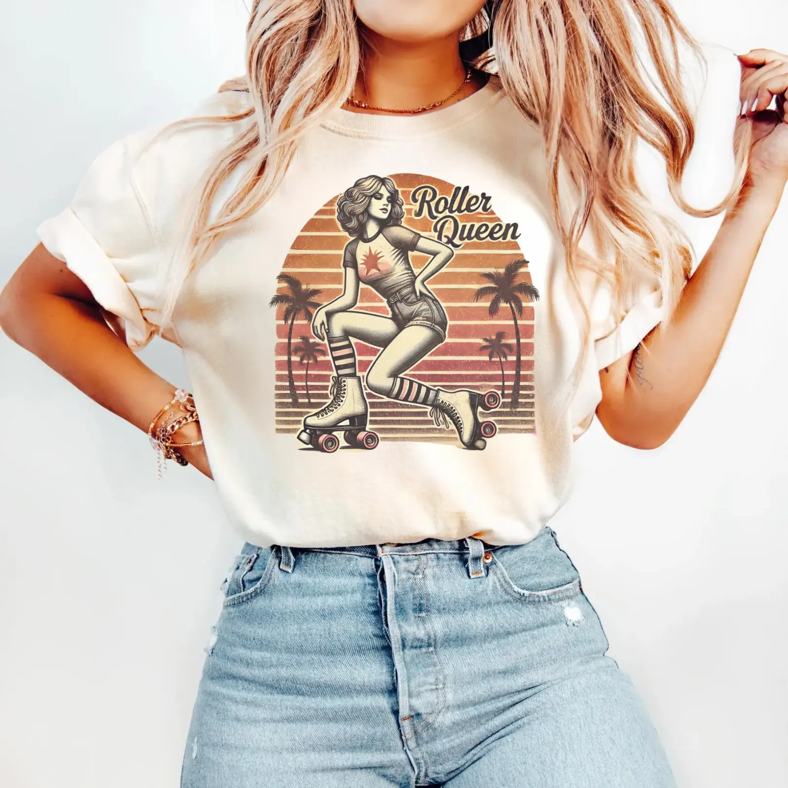 Roller Skating Girl Shirt, Retro Roller Queen T-Shirt, Vintage T-Shirt for Skating Lovers, Roller Skating Gift, 70s Style Top Unisex Comfort - Cute Shirts