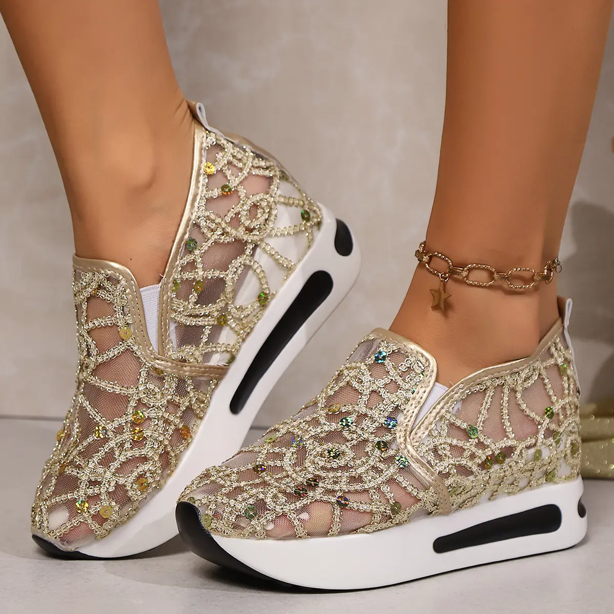 Women's Slip-On Sneakers, Sparkly Sequin Mesh Low-Tops, Elegant Casual Shoes for Walking with a Lightweight Sole, Fabric Slip Ons