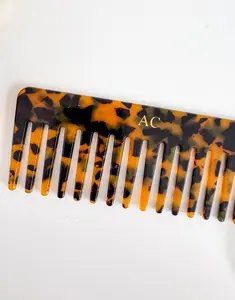 The Monogram Comb