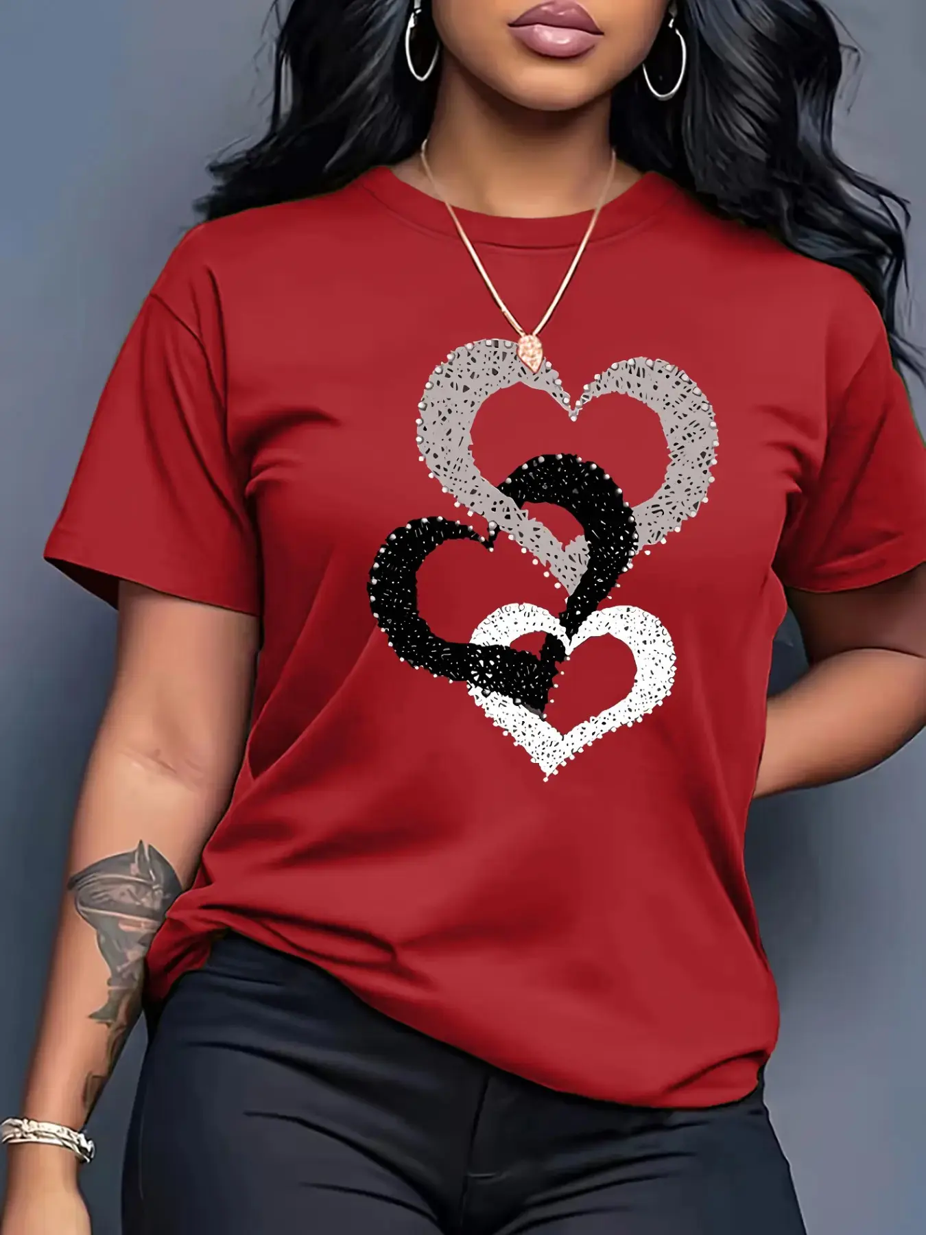 Women's Fitted Short Sleeve Round Neck Top - Sporty Chic Heart Print, Machine Washable, Normal Type for Summer Wear