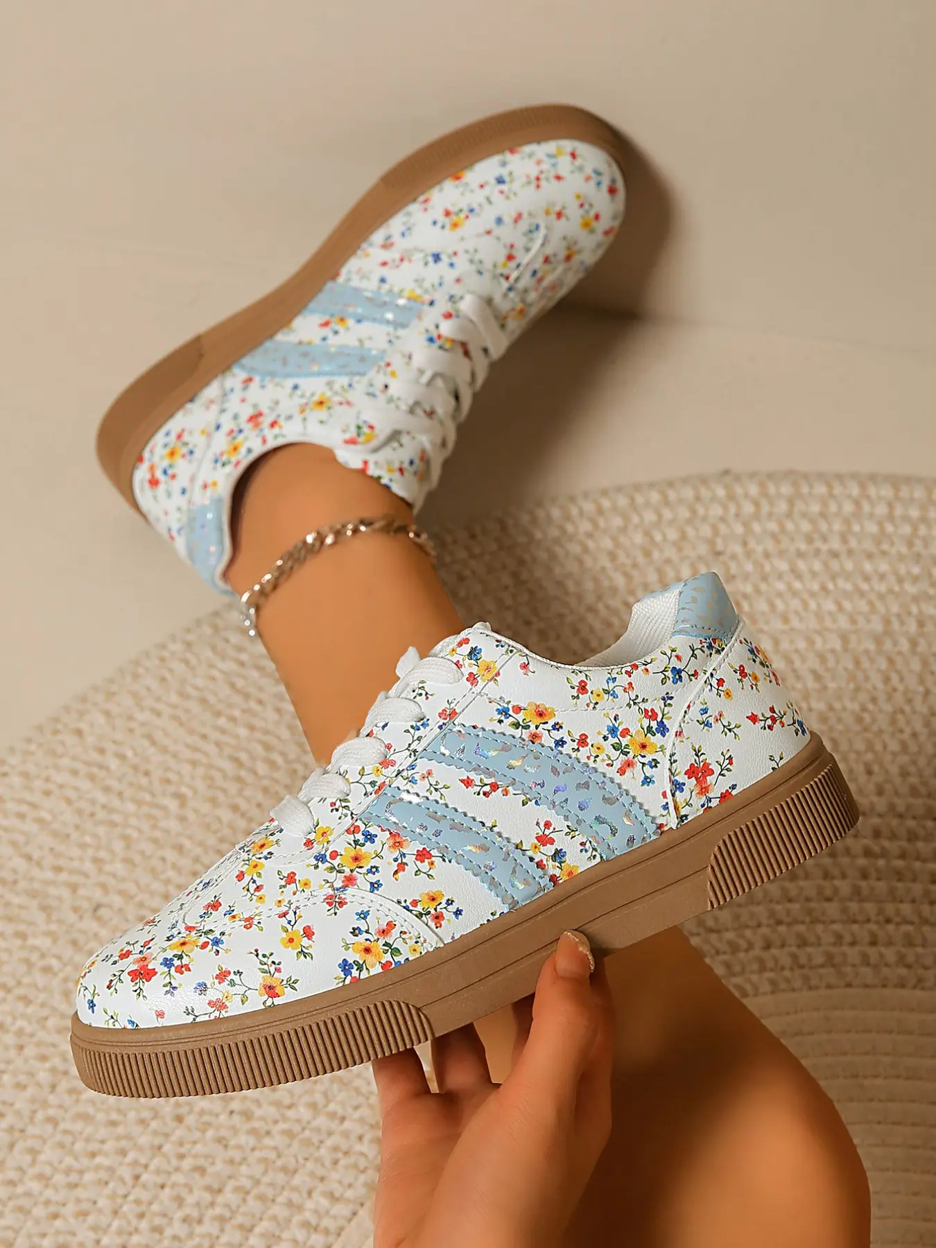 Fresh Small Floral Low Top Women Shoes, Laser Stripe Comfortable Sports Shoes, Daily Streetwear Versatile Casual Shoes, Casual Trendy Trainers, Casual Sneakers Shoes, Sneaker, Walking Shoes, Trendy Shoes