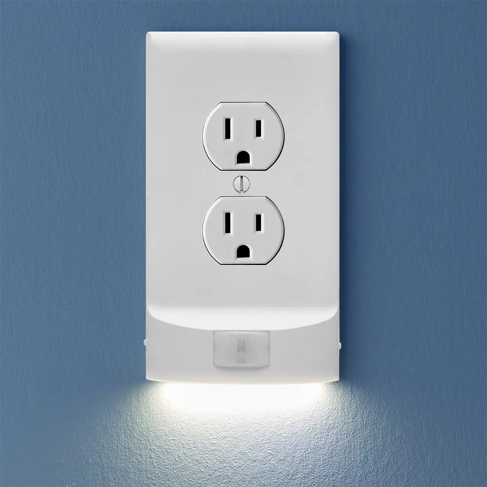SnapPower MotionLight Illuminated Outlet Cover Plate with Motion-Sensor LED Night Light for Wall Home Lighting - Available in Duplex, Decor & GFCI styles. (Outlet not included)