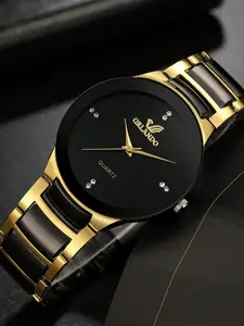 Stylish and trendy men's watch featuring a screw-back case, scale markings, elegant business style, British fashion, stainless steel strap, and quartz movement. Modern fashionable wristwatch Quartz Analog Watches