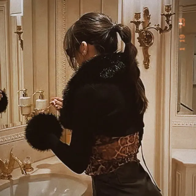 Main Character Fur Bolero