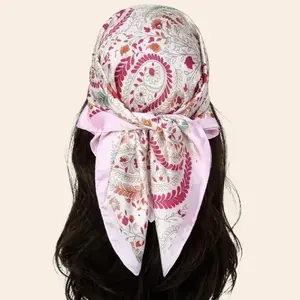 Women's Geometric Printed Silk Square Scarf, Head Wrap, Bandana, Suitable for Daily Use, Ideal for Dressing Up Your Look scarves