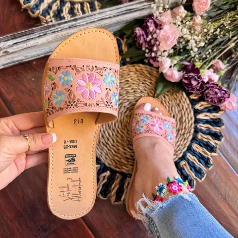 Aitana pink