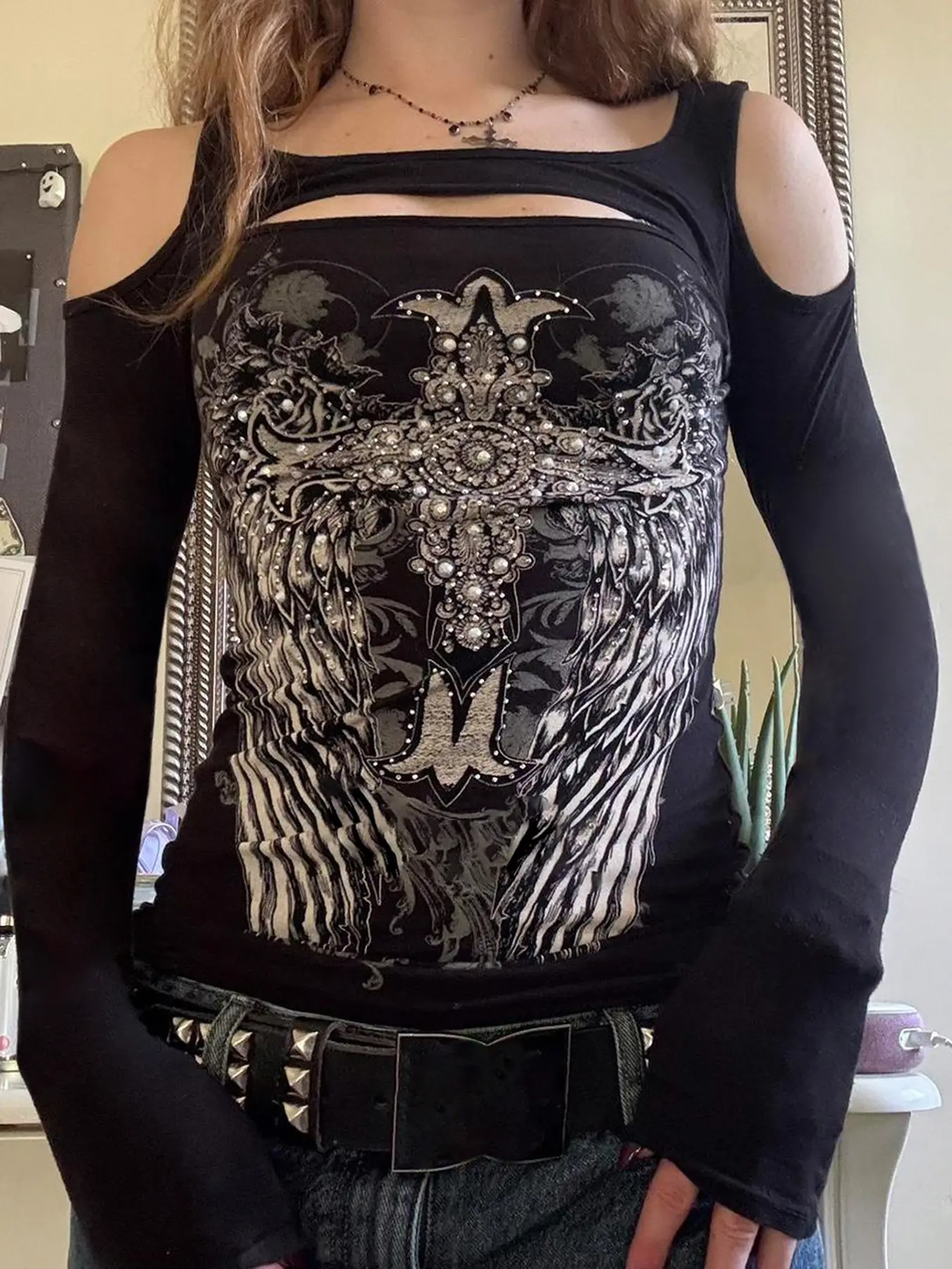 Women's Dark Vintage Print Y2K Hollow Out Shoulder Slim Fit Long Sleeve T-Shirt, Casual Fashion Top for Spring & Fall Seasons, Womenswear