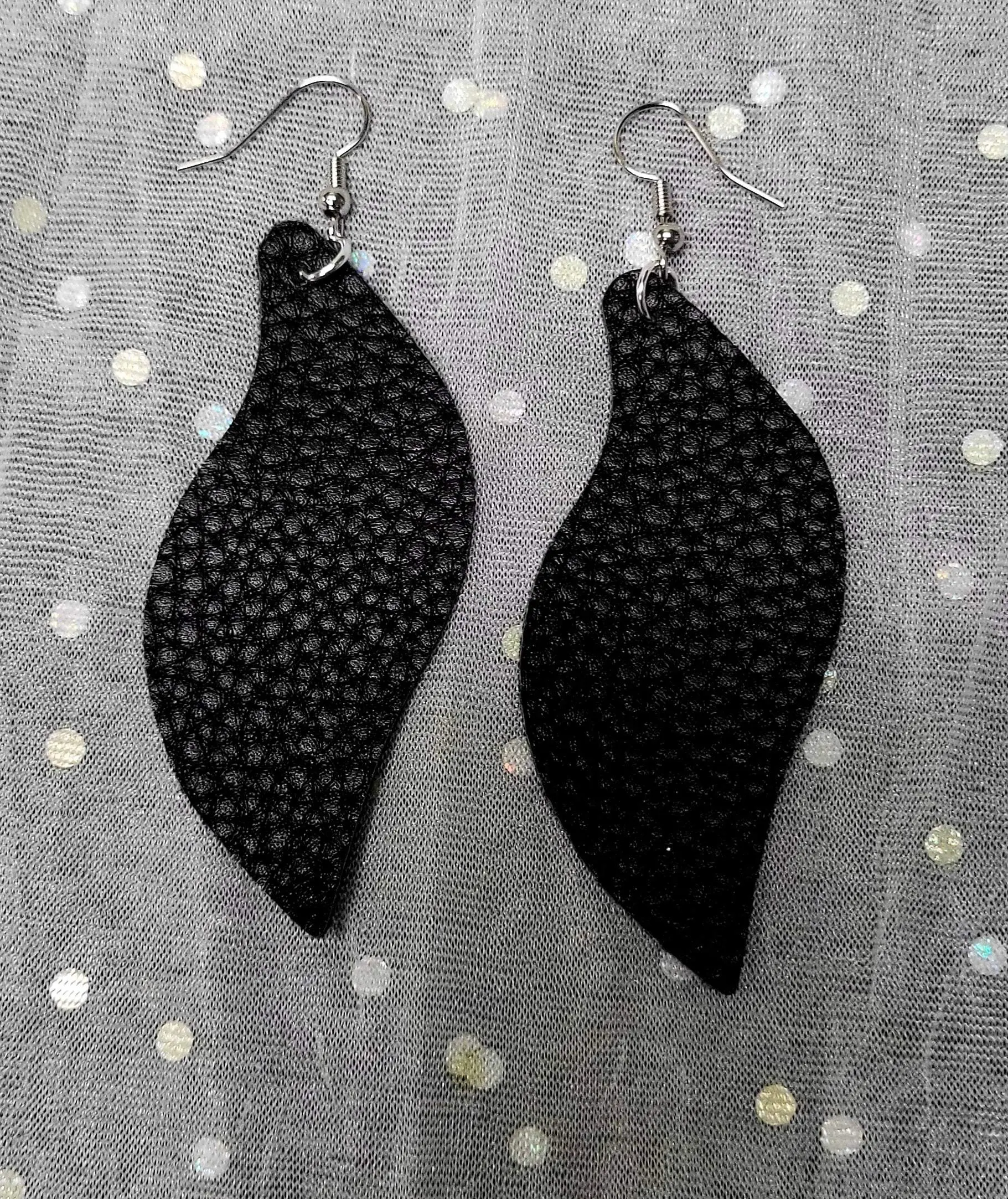 LIGHTWEIGHT SOLID BLACK LEAF LEATHER EARRINGS