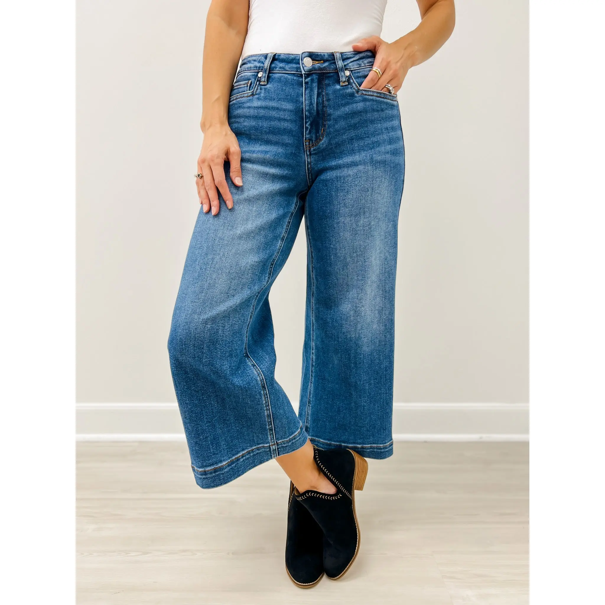 Judy Blue DENIM REVIVAL Mid-Rise Cropped Jeans, Everyday, Spandex