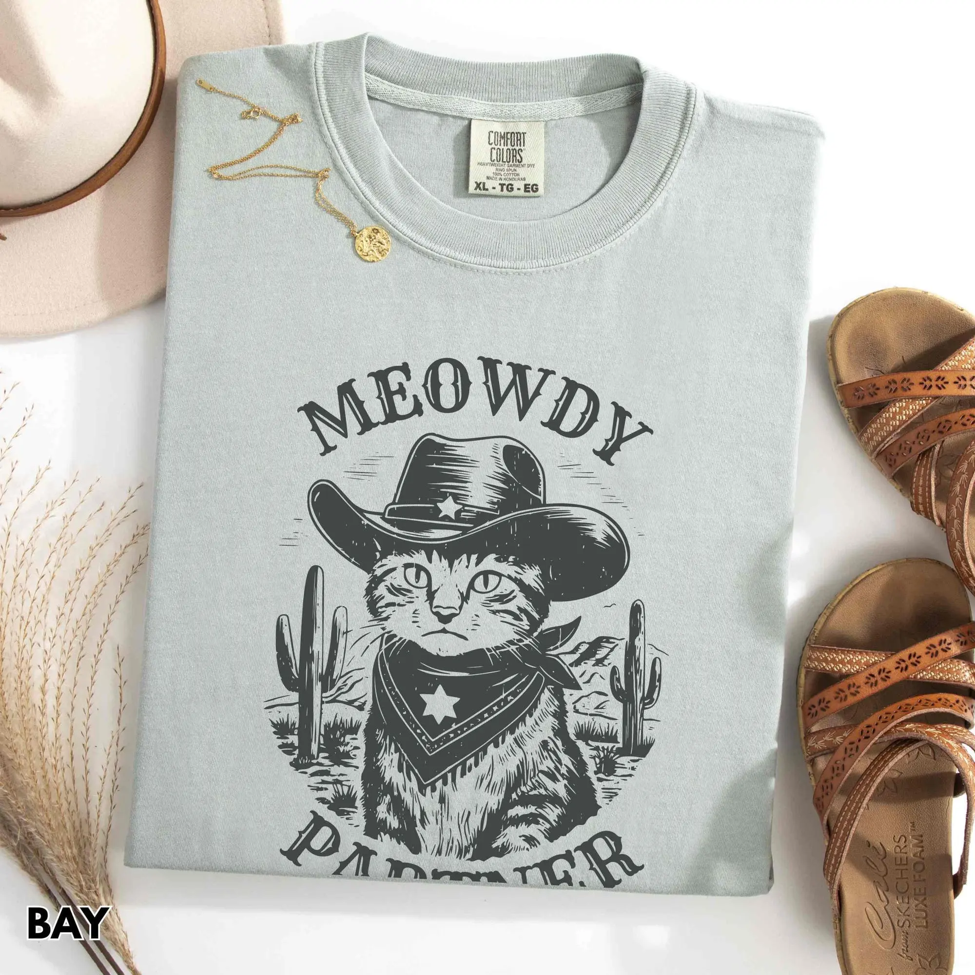 Meowdy Partner Cowboy Cat Shirt, Funny Vintage Western Cat T-Shirt, Cowboy Cat Comfort Colors Tee, Cat Lover Gift Ideas, Cat Mom Tshirt