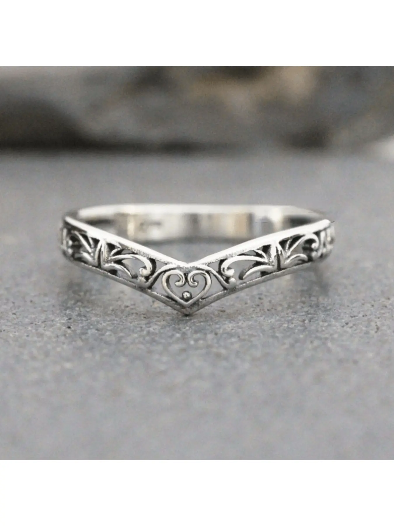 Elegant temperament, fashionable design sense, Bohemian style diamond V-shaped women's ring, Statement Ring suitable for daily holidays, women's jewelry gifts, Beautiful Rings