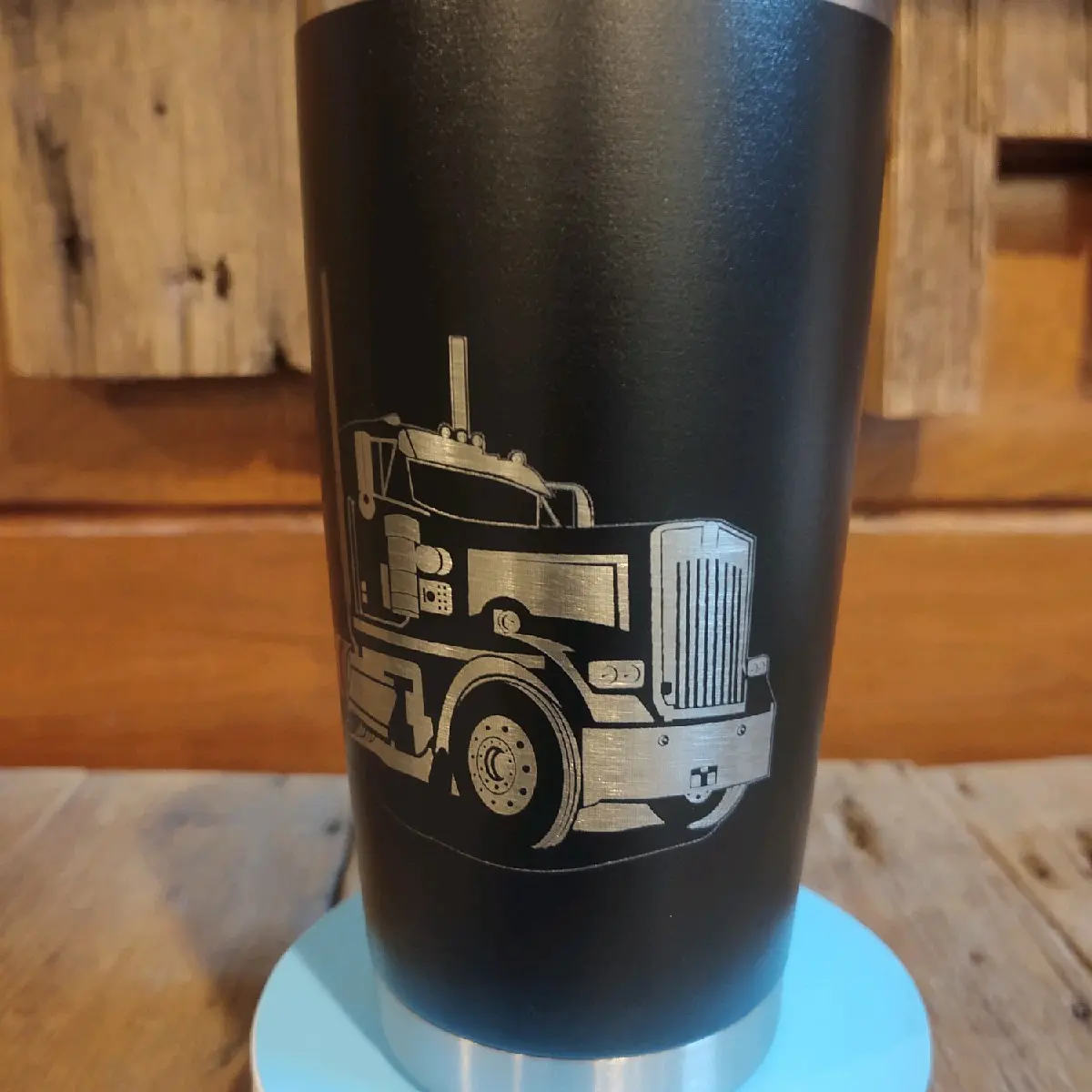 Kenworth 20oz Gear Jammer Day Cab Tumbler - Portable Stainless Steel Drinkware with Unique Laser Engraving, Easy to Carry & Stylish Design - Cup, Bottled, Reusable, Beverage, Washable, Bottle, Water Bottles
