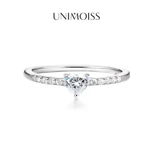 UniMoiss Chic Iced Out Heart Ring Band D Color VVS Moissanite Women Ring Daily Costume Jewelry Accessories Perfect for Engagement Wedding Anniversary Valentine Festive Gifts